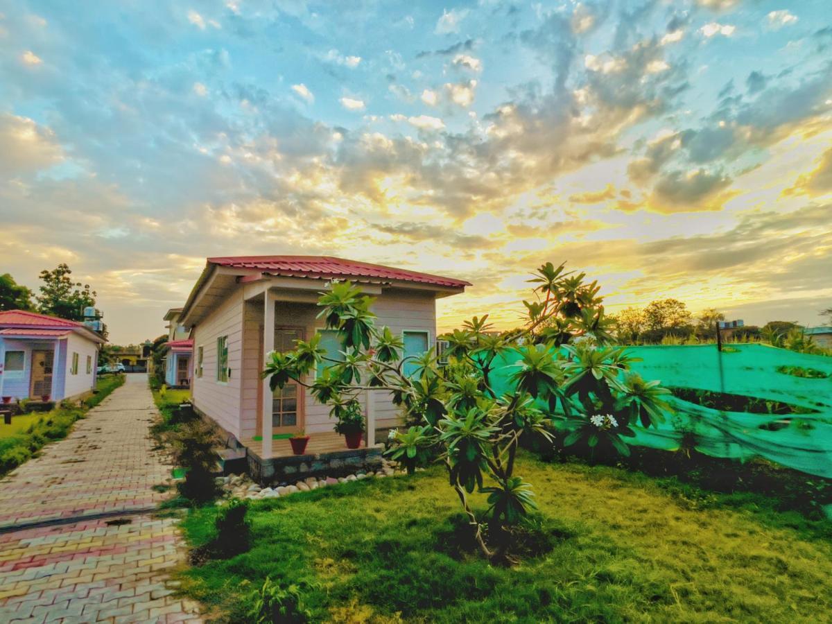 Corbett Veda Inn Rāmnagar Exterior foto