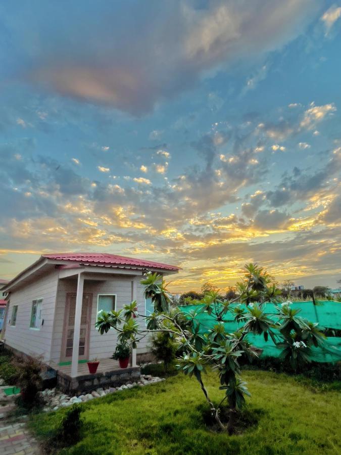 Corbett Veda Inn Rāmnagar Exterior foto