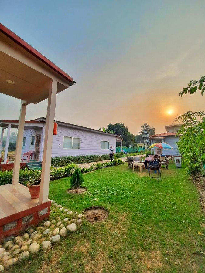 Corbett Veda Inn Rāmnagar Exterior foto